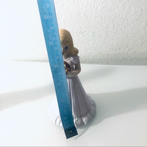 GROWING UP BIRTHDAY GIRL AGE 9 - Picture 5 of 6